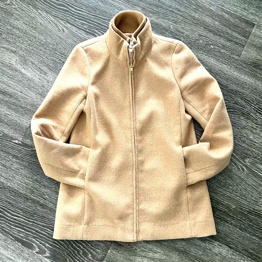 J crew short wool coat Womens size 2 tan
